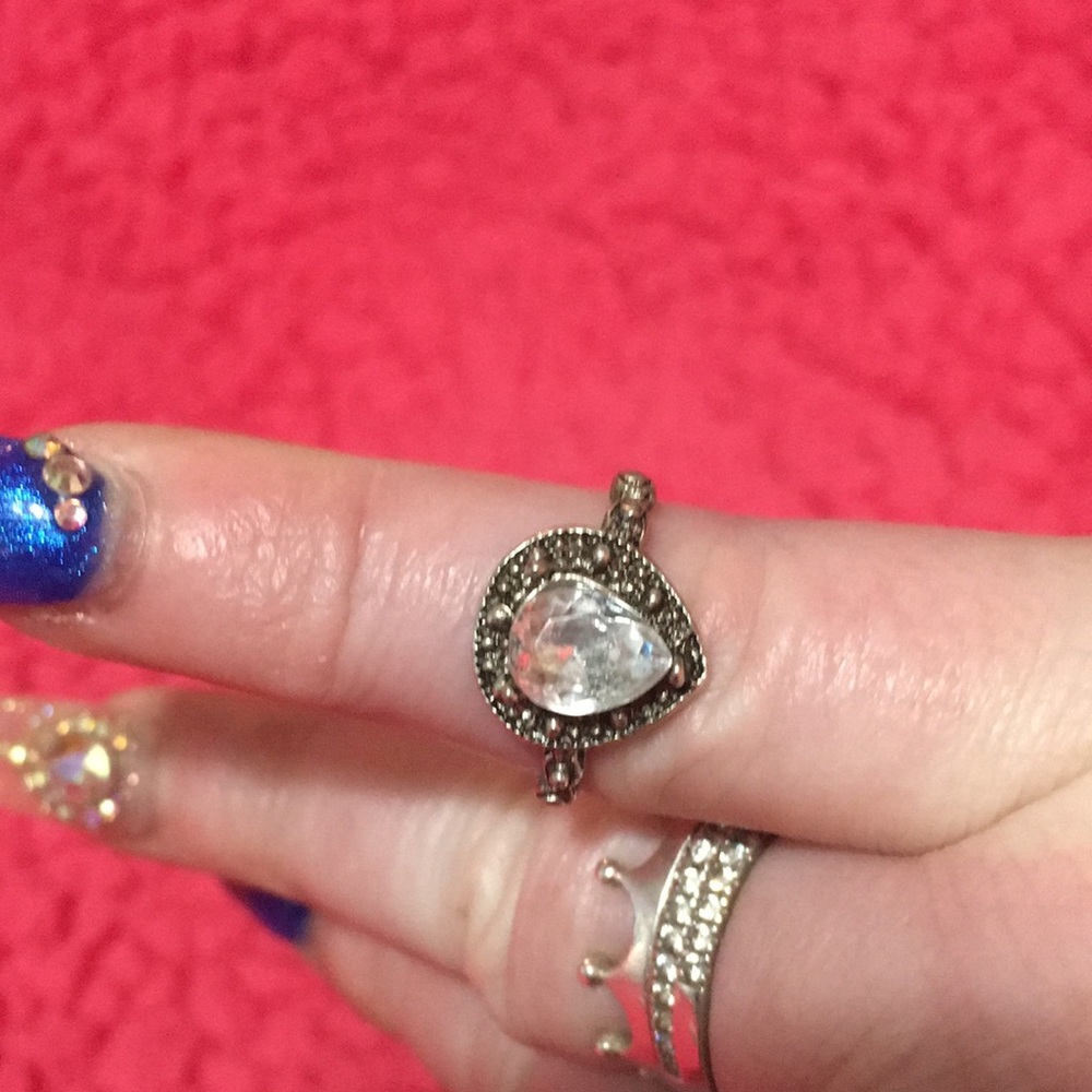 Elegant Silver Teardrop Ring